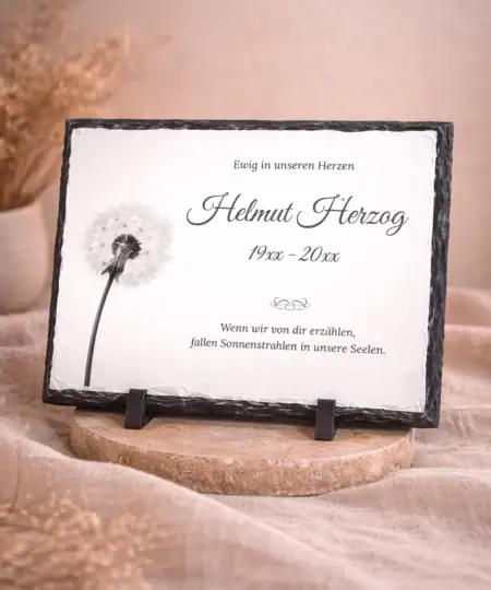 Personalisierte Gedenktafel aus Schiefer mit Pusteblume und Namen – Trauertafel zur Erinnerung