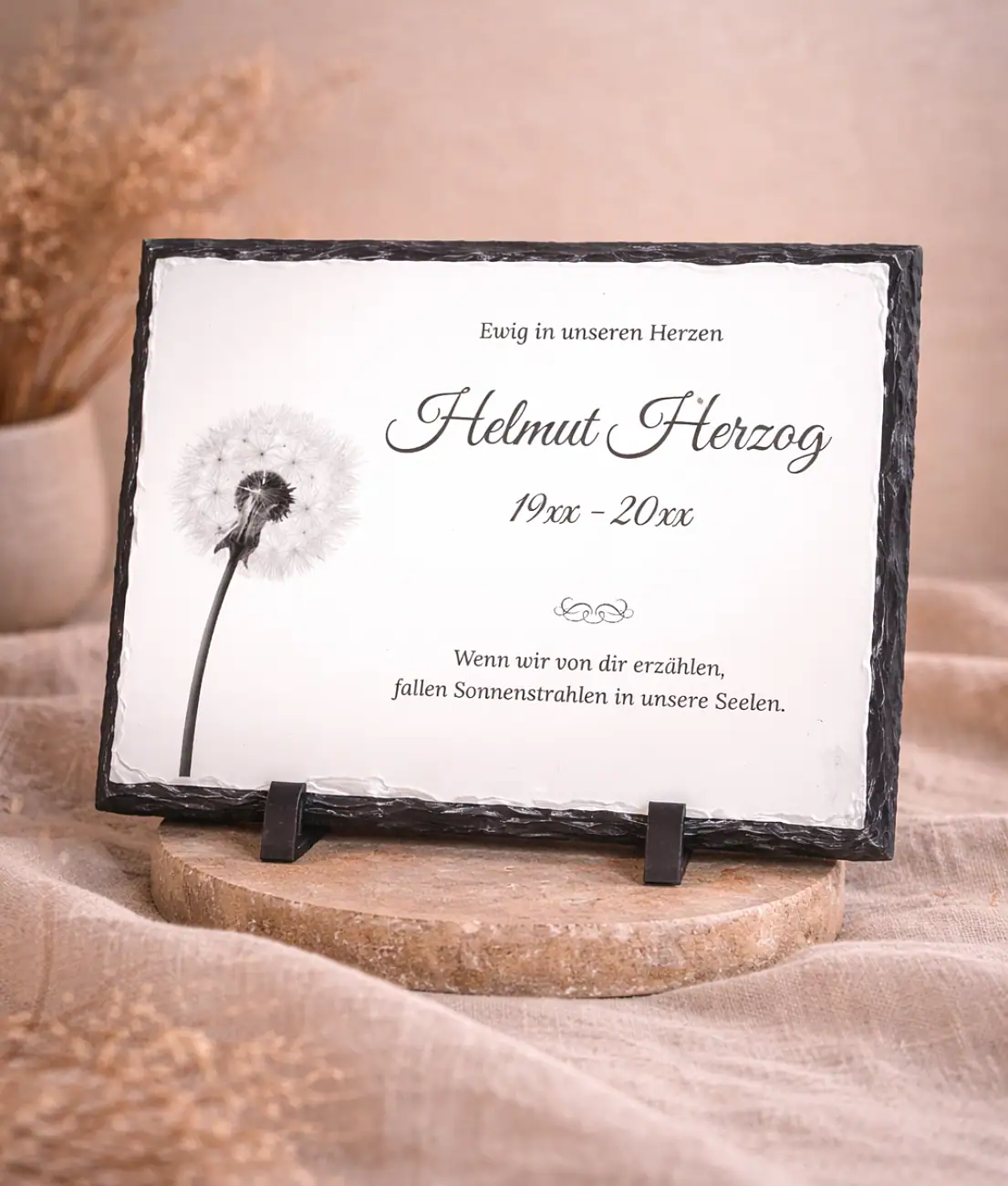Personalisierte Gedenktafel aus Schiefer mit Pusteblume und Namen – Trauertafel zur Erinnerung