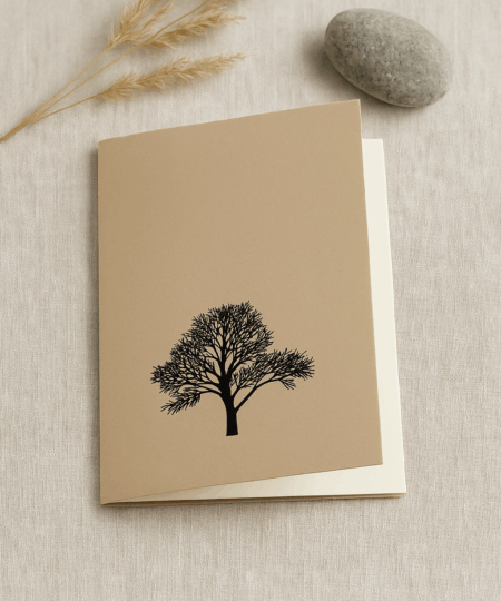 Produktabbildung Trauerkarte mit geprägtem Baum und Naturpapier